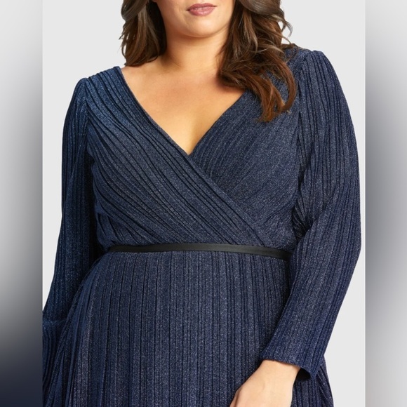 MAC DUGGAL 48892 NWT Shimmering V-Neck Evening Gown - Picture 3 of 6